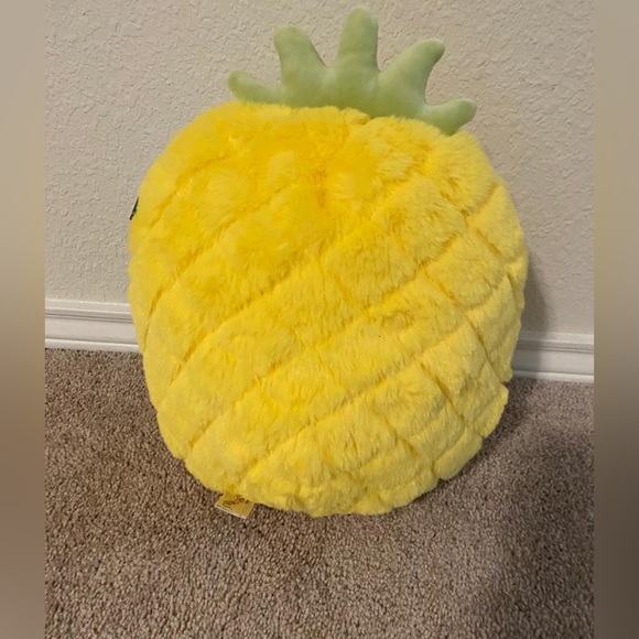 New Maui The Pineapple Fuzzamallow Squishmallow - Picture 14 of 16
